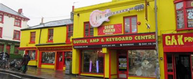 guitar amp and keyboard centre